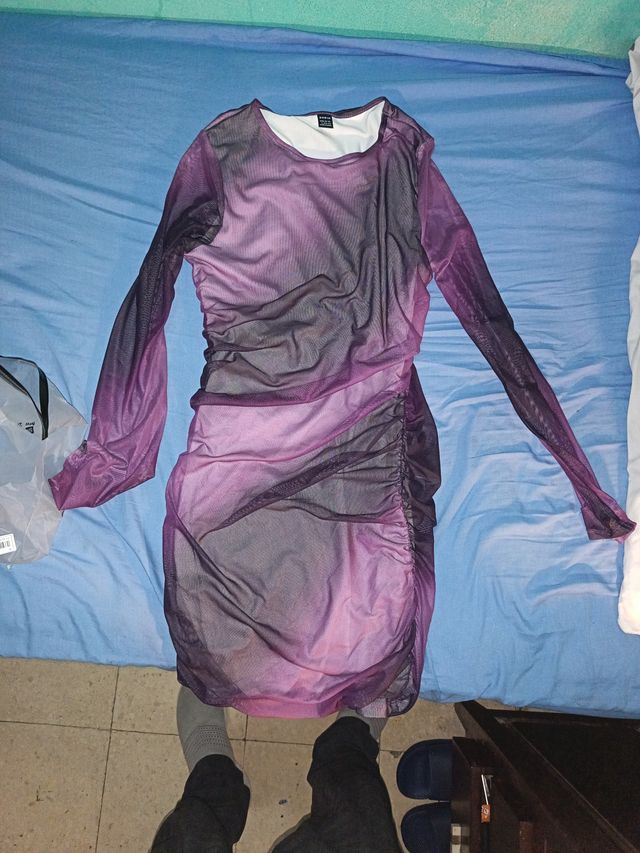 Vestido de malla morado y negro
