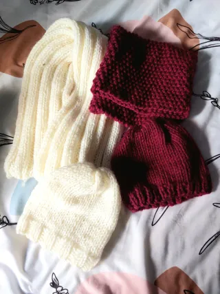 Lote bufandas y gorros tejidos