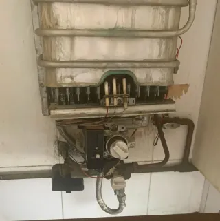 Tecnico//Reparación calderas calentadores termos