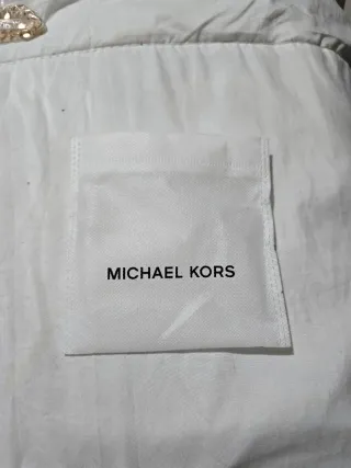 Michael Kors Tarjetero con Cadena Dorada