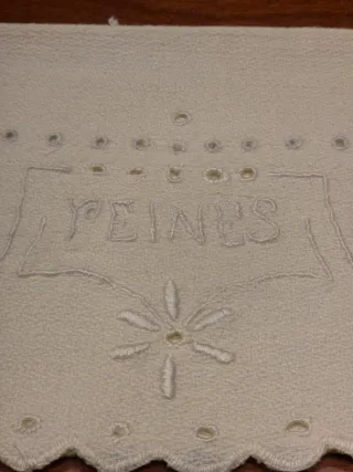 Guardapeines bordado con PEINES