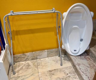 Bañera bebé con patas plegables