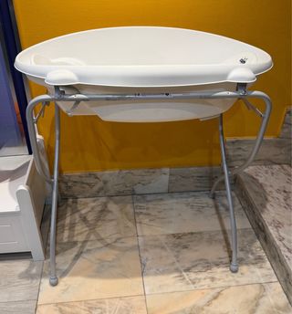 Bañera bebé con patas plegables