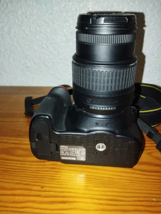 Nikon D3300 + Lente 18-55mm + Batería
