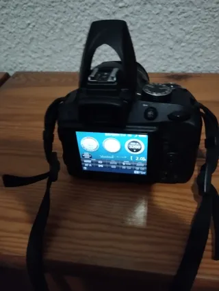 Nikon D3300 + Lente 18-55mm + Batería