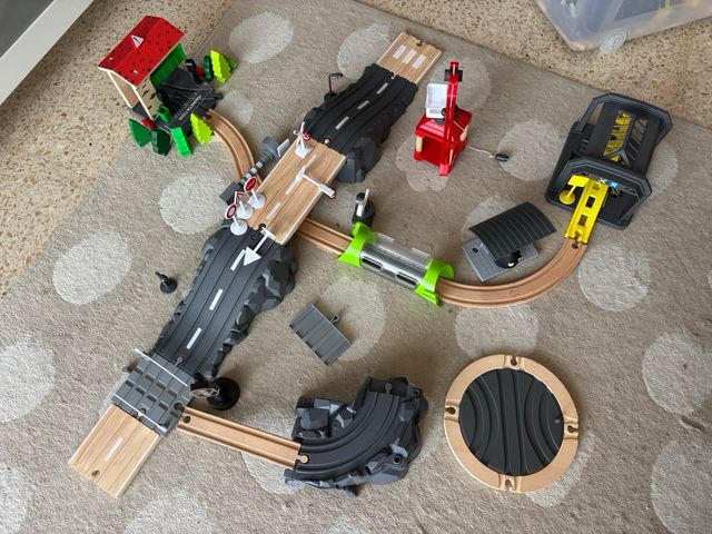 Tren de madera y accesorios