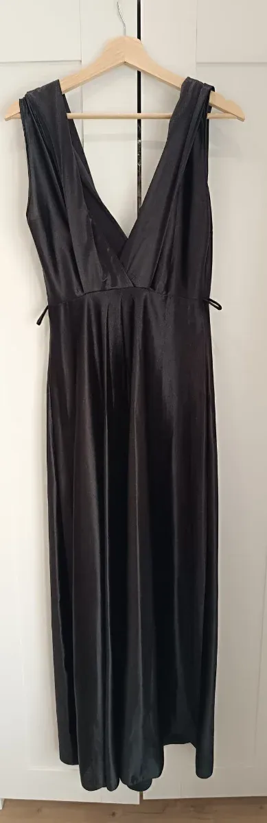 Elegante vestido largo negro