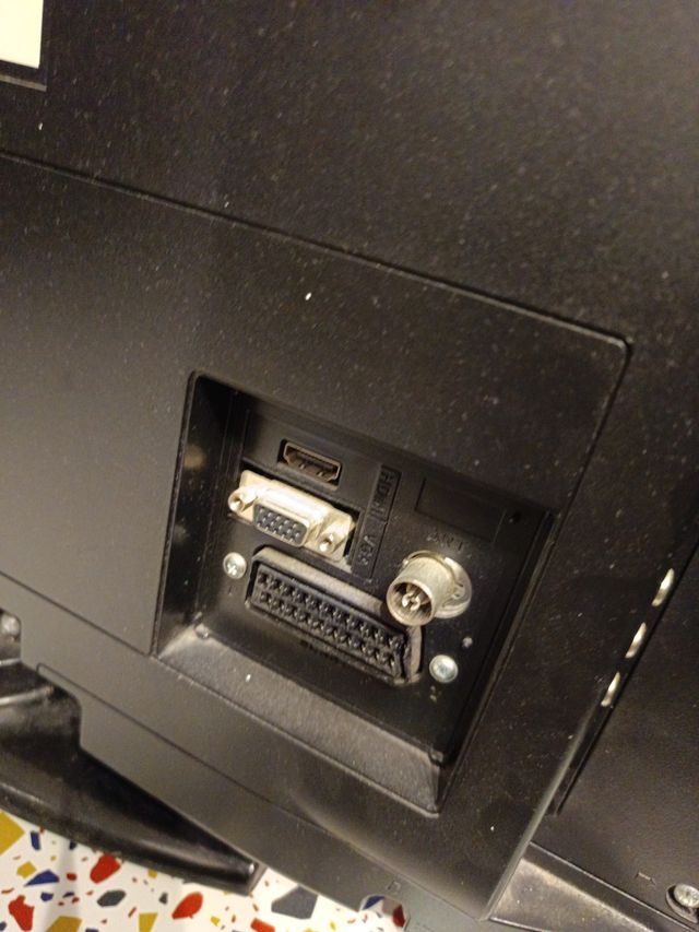 Televisión OKI 22 FHI Negra