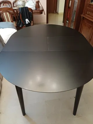 Mesa de salón negra de madera