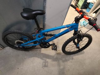 Bicicleta 20 azul buen estado