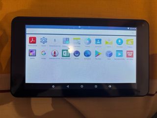 Tablet SK8 7 HD con supporto per auto