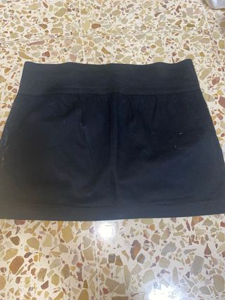 Falda vaquera corta negra con bolsillo