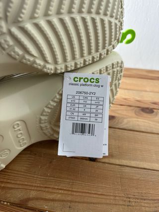 Crocs Classic Clog Talla 41-42 Beige