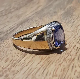 Anillo de Oro Tanzanita y Diamantes