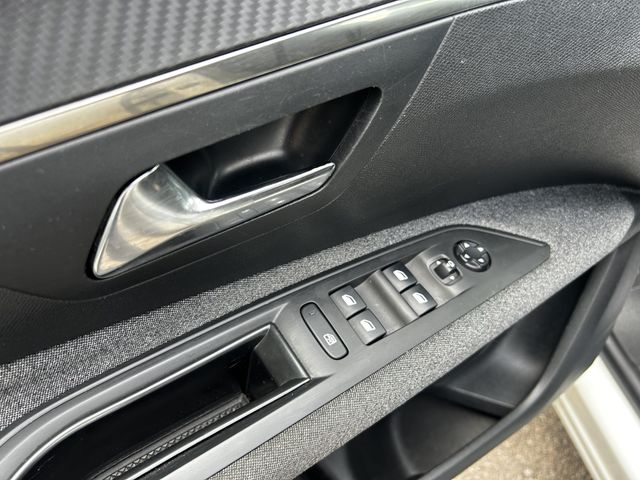 PEUGEOT 3008 Allure 1.5 HDI 130 CV – 2021 – Manual