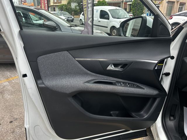 PEUGEOT 3008 Allure 1.5 HDI 130 CV – 2021 – Manual