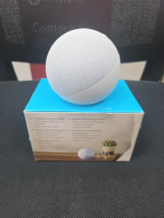 Amazon Echo Dot con orologio