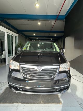 Lancia Voyager 2014