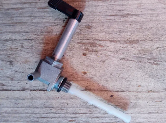 Grifo Gasolina Mobylette
