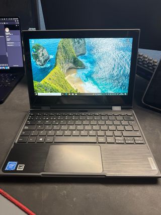 Portátil Lenovo 300e