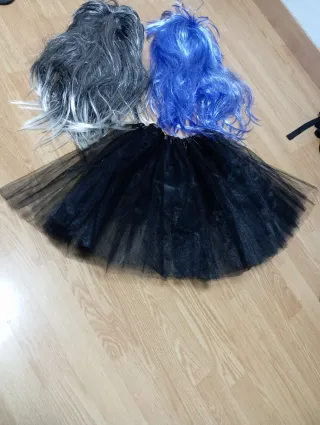 Falda Tutú Negra y Pelucas