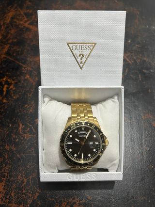 Reloj Guess Dorado y Negro