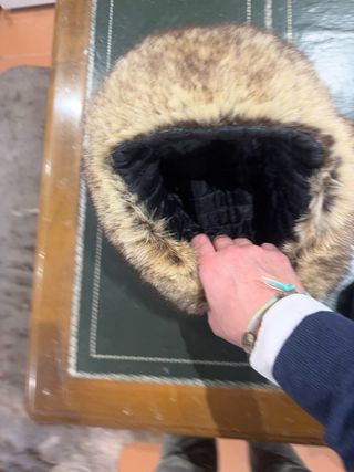 Gorro de pelo de lobo