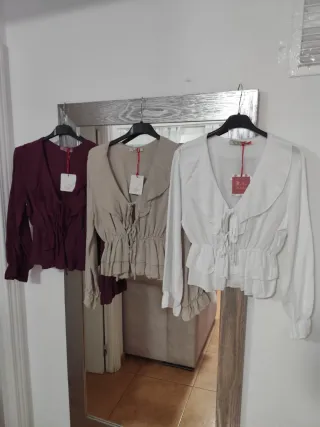 Blusa con volantes