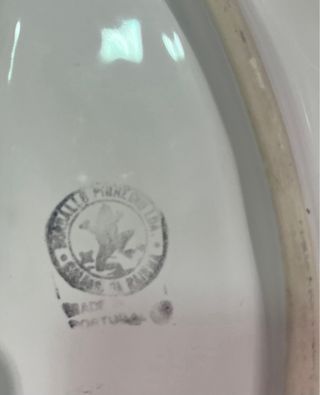 Plato hoja porcelana blanco portugués 
valor 40€ 