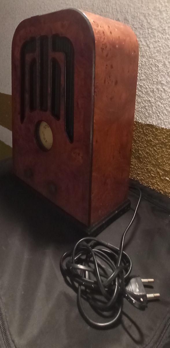 Radio Antigua Réplica Madera