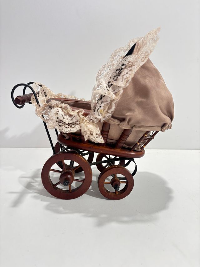 Coche de Muñeca Miniatura Madera y Hierro