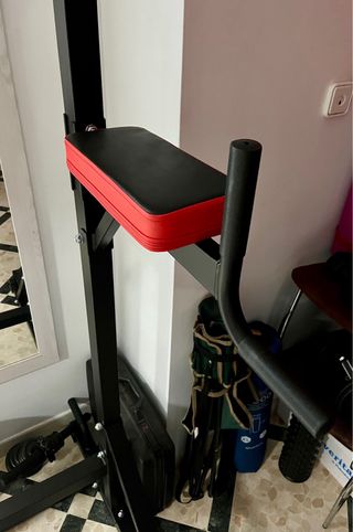 Estación de dominadas y fondos