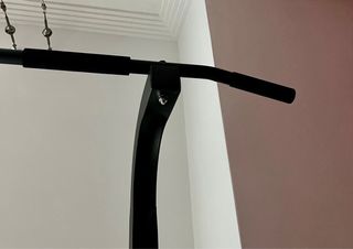 Estación de dominadas y fondos