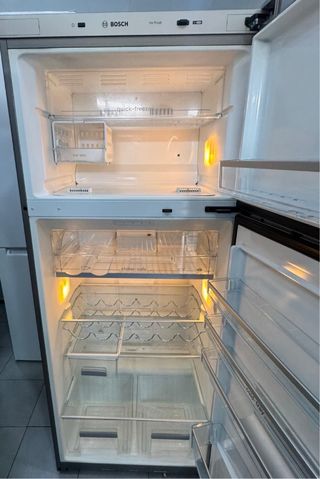 NEVERA 2 PUERTAS BOSCH NO FROST EN INOX 70CM