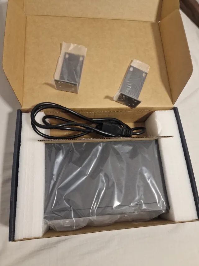 TP-Link 16-Port Gigabit Switch TL-SG1016D