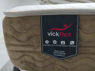 Camas de 105cm con colchones, somieres y cabeceros