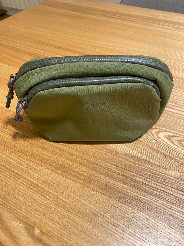 Nuova borsa da toilette verde Bellroy