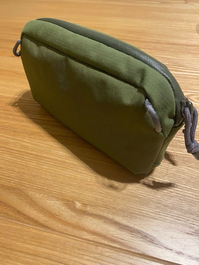 Nuova borsa da toilette verde Bellroy