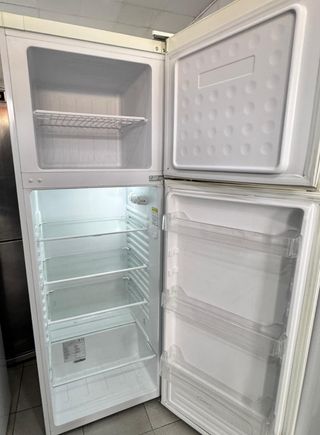 NEVERA 2 PUERTAS CANDY NO FROST EN BLANCO