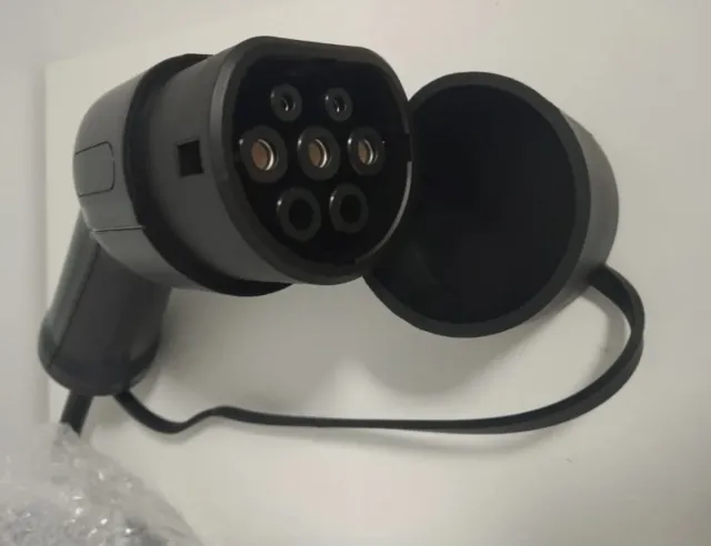 Cargador portátil para coche eléctrico.