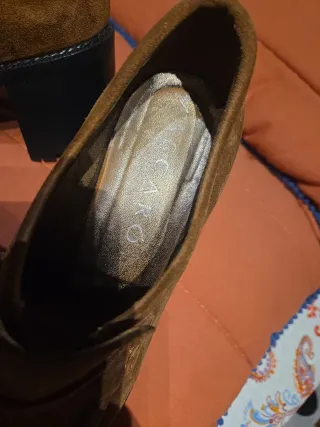 Zapatos de tacón marrones para mujer