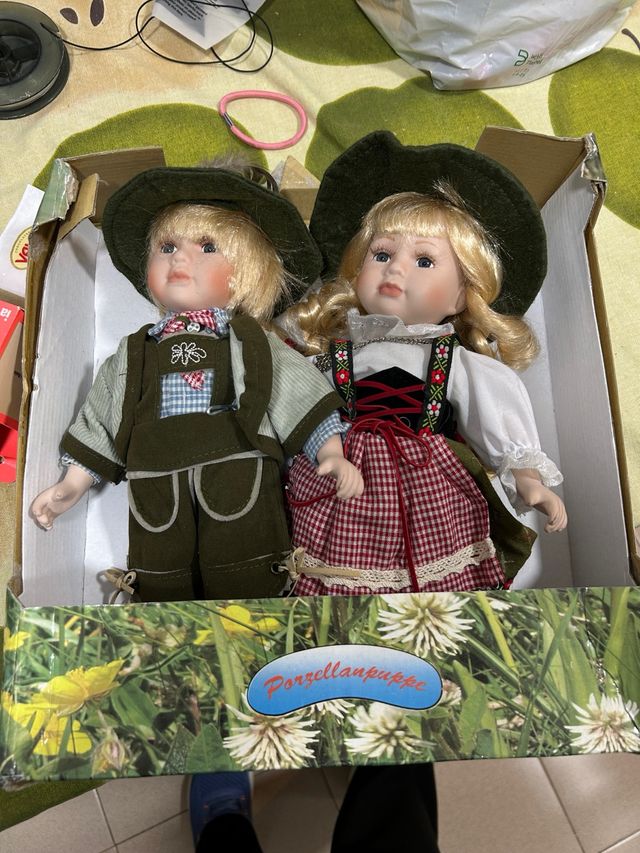 Muñecos tiroleses de porcelana