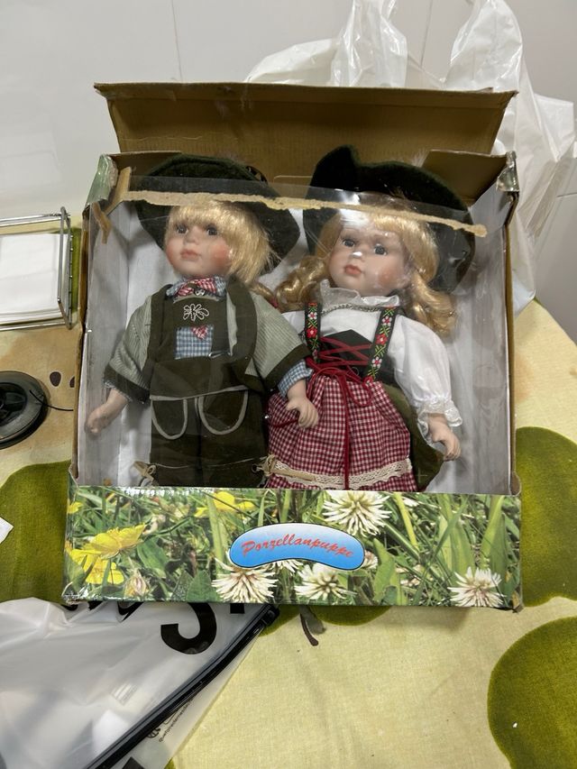 Muñecos tiroleses de porcelana