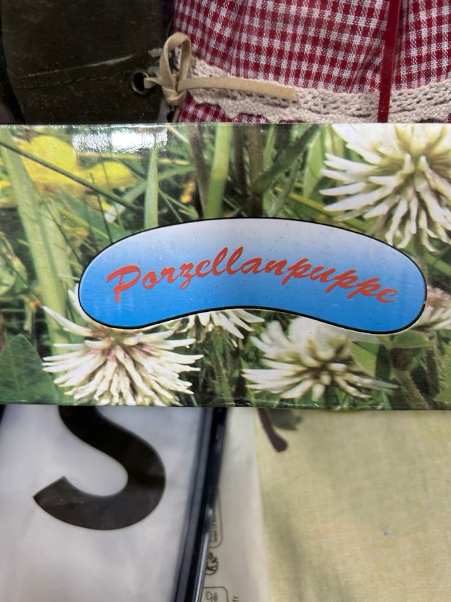 Muñecos tiroleses de porcelana