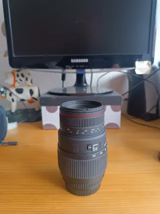 Lente Sigma 70-300mm f/4-5.6