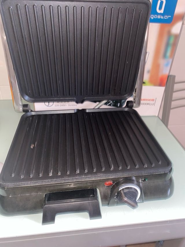 Aigostar 4-Slice Panini Grill 2000W