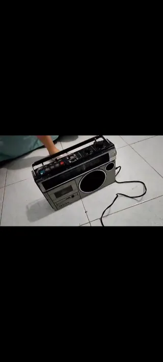 Radio Sanyo Plata Antigua