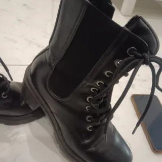 Stivali neri donna con lacci