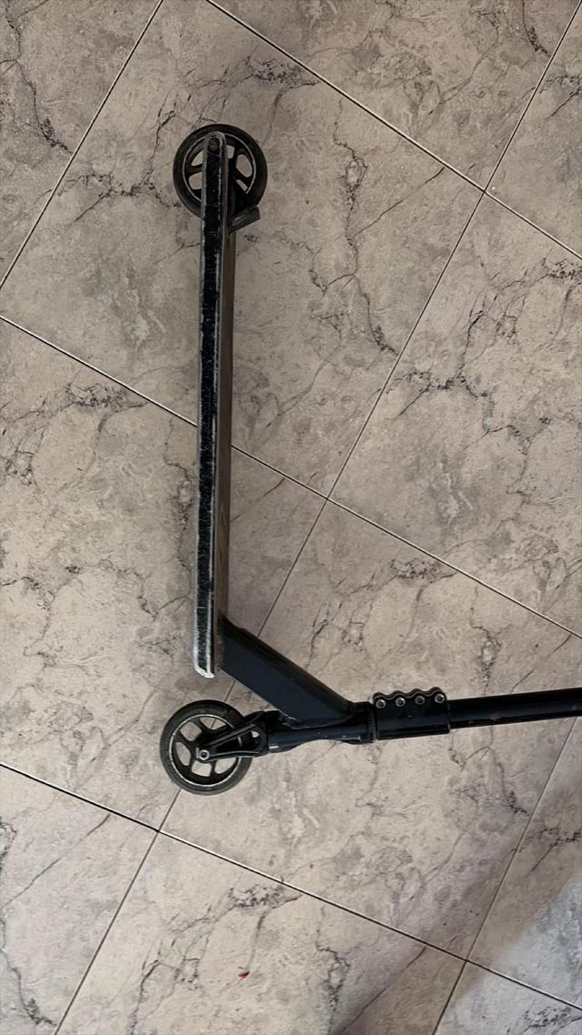 Scooter Freestyle Striker Gravis