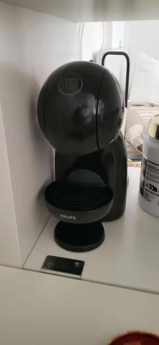 Cafetera Dolce Gusto Krups Negra